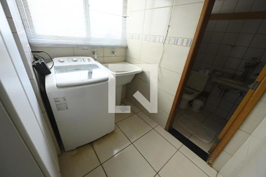 Área de Serviço de apartamento para alugar com 3 quartos, 97m² em Jardim Goiás, Goiânia