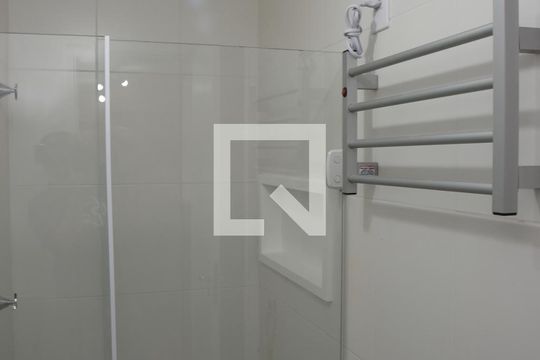 Banheiro de apartamento à venda com 1 quarto, 34m² em Jardim Taquaral, São Paulo