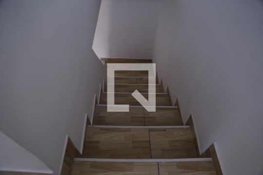 Escada de casa à venda com 1 quarto, 55m² em Jardim Mangalot, São Paulo