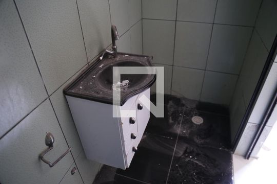 Lavabo de casa à venda com 1 quarto, 55m² em Jardim Mangalot, São Paulo
