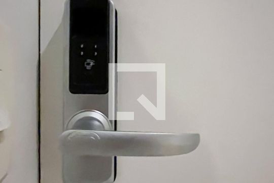 Fechadura Eletrônica de apartamento para alugar com 1 quarto, 75m² em Vila Olímpia, São Paulo