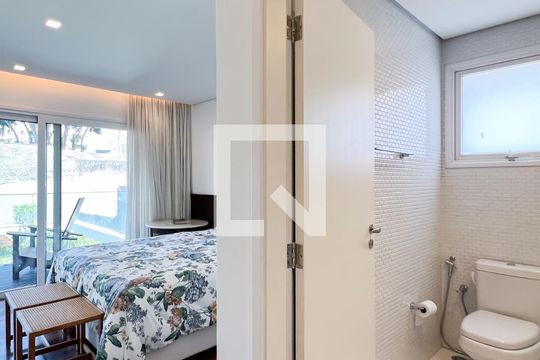 Closet de apartamento para alugar com 1 quarto, 75m² em Vila Olímpia, São Paulo