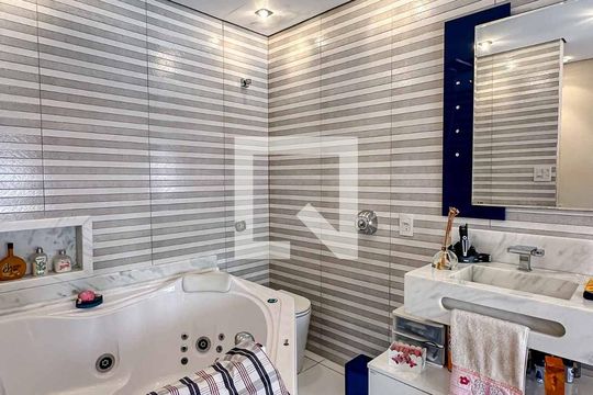 Banheiro do Quarto 1  de casa à venda com 3 quartos, 200m² em São Domingos, São Paulo