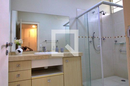 Banheiro da Suíte 1 de casa à venda com 3 quartos, 370m² em Morumbi, São Paulo