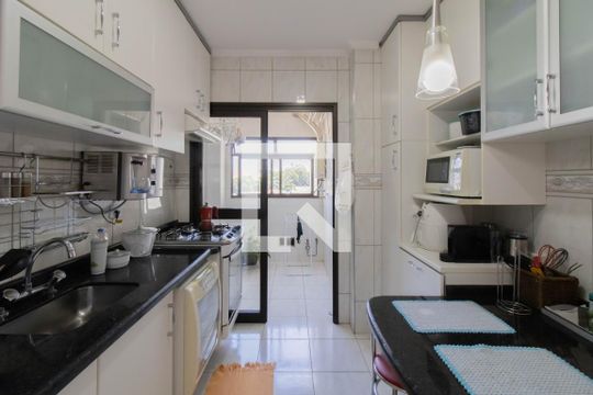 Cozinha de apartamento à venda com 2 quartos, 75m² em Gopoúva, Guarulhos