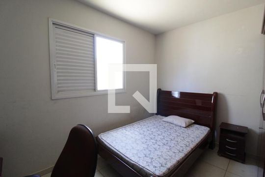 Quarto 2 de apartamento para alugar com 3 quartos, 90m² em Alto Umuarama, Uberlândia