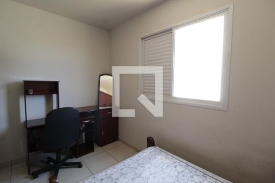 Quarto 2 de apartamento para alugar com 3 quartos, 90m² em Alto Umuarama, Uberlândia