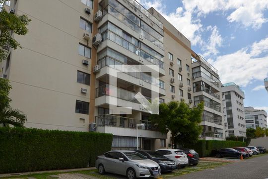 Fachada do bloco de apartamento para alugar com 2 quartos, 69m² em Recreio dos Bandeirantes, Rio de Janeiro