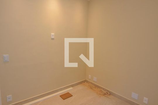Quarto de apartamento para alugar com 2 quartos, 69m² em Recreio dos Bandeirantes, Rio de Janeiro