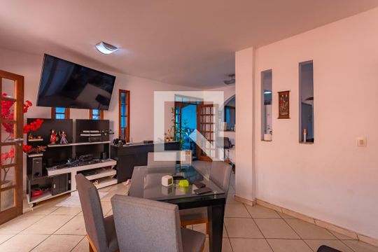 Sala de casa à venda com 3 quartos, 294m² em Alípio de Melo, Belo Horizonte