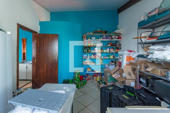 Quarto de Serviço de casa à venda com 3 quartos, 294m² em Alípio de Melo, Belo Horizonte