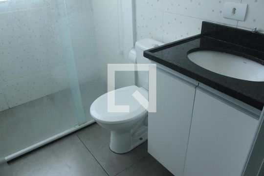 Banheiro de kitnet/studio para alugar com 1 quarto, 18m² em Vila Socorro, São Paulo