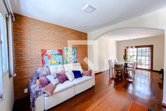 Casa à venda com 4 quartos, 140m² em Vila Mariana, São Paulo