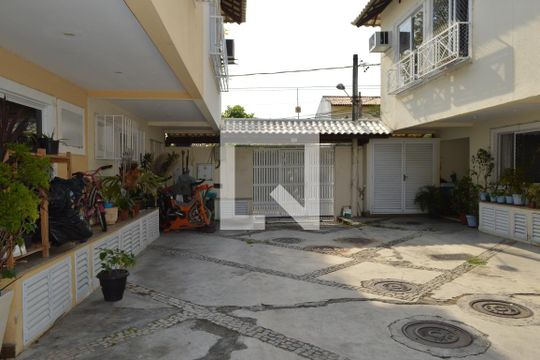 Área comum de casa à venda com 3 quartos, 133m² em Anil, Rio de Janeiro