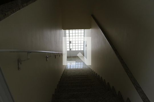Sala 1 de casa para alugar com 2 quartos, 325m² em Chácara Seis de Outubro, São Paulo