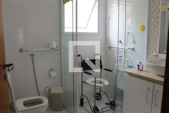 Banheiro 1 de casa para alugar com 2 quartos, 325m² em Chácara Seis de Outubro, São Paulo