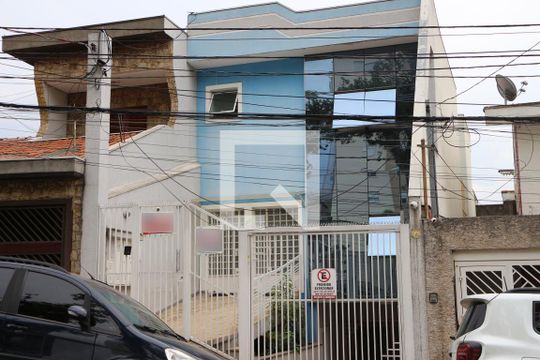Fachada de casa para alugar com 2 quartos, 325m² em Chácara Seis de Outubro, São Paulo