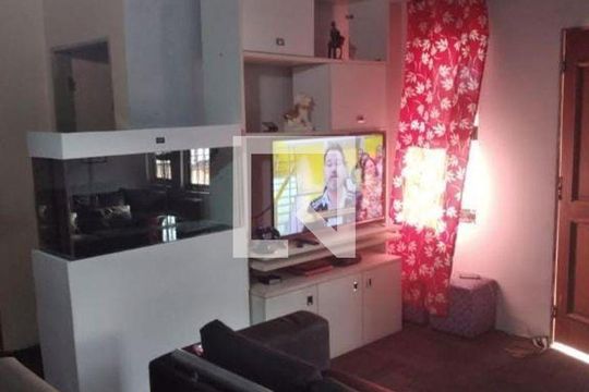 Casa à venda com 6 quartos, 220m² em Ferreira, São Paulo
