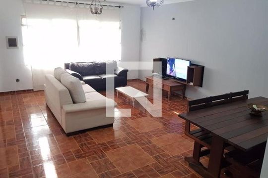 Casa à venda com 6 quartos, 220m² em Ferreira, São Paulo