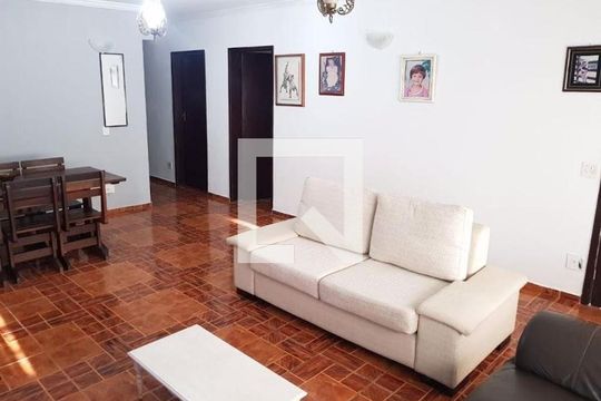 Casa à venda com 6 quartos, 220m² em Ferreira, São Paulo