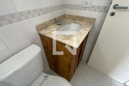 Banheiro ultimo andar  de casa para alugar com 3 quartos, 180m² em Santa Felicidade, Curitiba