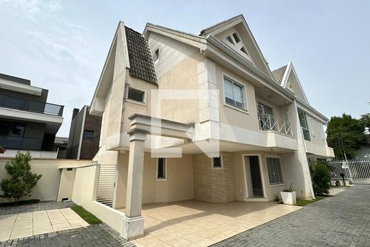 Fachada de casa para alugar com 3 quartos, 180m² em Santa Felicidade, Curitiba