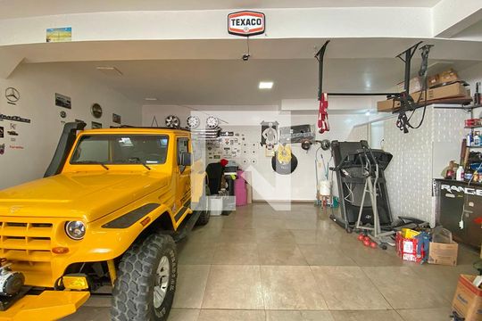 Garagem de casa para alugar com 3 quartos, 400m² em Mooca, São Paulo