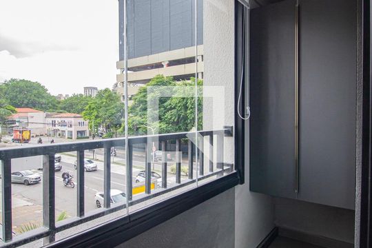 Varanda de kitnet/studio à venda com 1 quarto, 25m² em Pinheiros, São Paulo