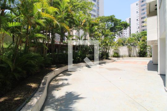Área comum de apartamento para alugar com 3 quartos, 75m² em Vila Sofia, São Paulo
