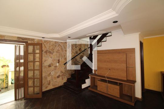 Sala de casa à venda com 3 quartos, 380m² em Vila Basileia, São Paulo