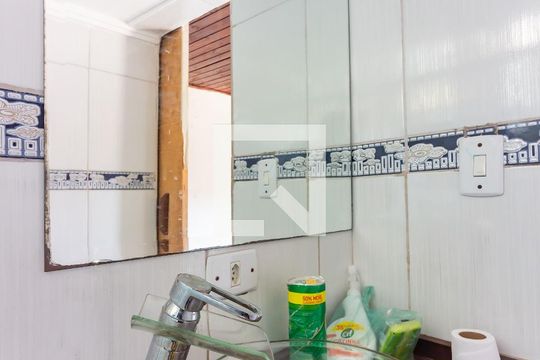 Banheiro de casa para alugar com 2 quartos, 50m² em Jardim Roberto, Osasco