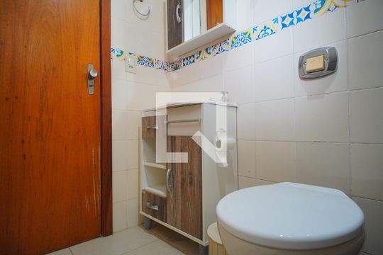 Banheiro  de apartamento à venda com 1 quarto, 70m² em Jardim Itu, Porto Alegre