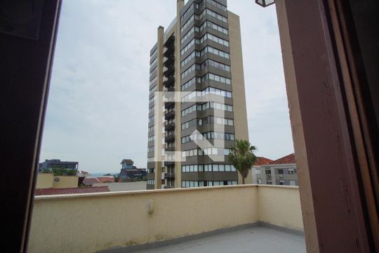 Sacada de apartamento à venda com 1 quarto, 70m² em Jardim Itu, Porto Alegre
