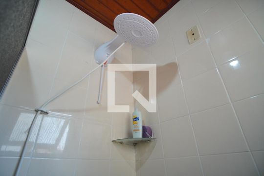 Banheiro  de apartamento à venda com 1 quarto, 70m² em Jardim Itu, Porto Alegre