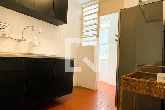 Cozinha de apartamento à venda com 2 quartos, 77m² em Jardim Paulista, São Paulo