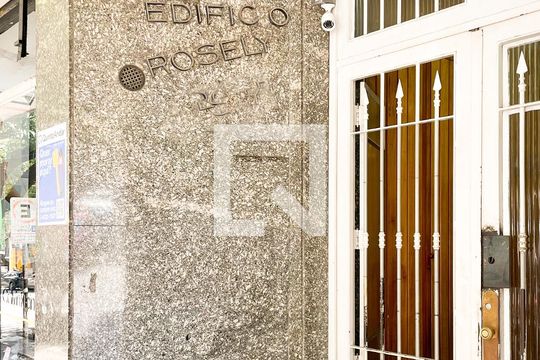 Entrada de apartamento à venda com 2 quartos, 77m² em Jardim Paulista, São Paulo