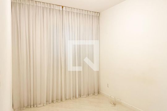 Quarto 1 de apartamento à venda com 2 quartos, 77m² em Jardim Paulista, São Paulo
