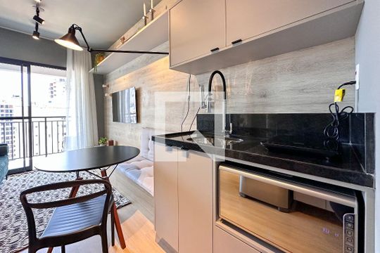Cozinha de kitnet/studio para alugar com 1 quarto, 32m² em Pompeia, São Paulo