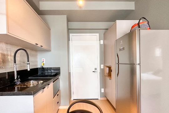 Cozinha de kitnet/studio para alugar com 1 quarto, 32m² em Pompeia, São Paulo