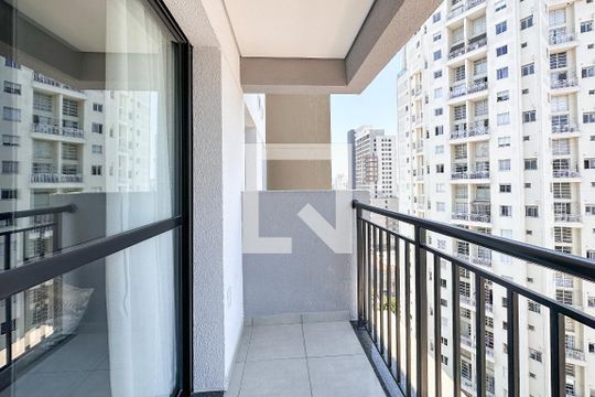 Varanda de kitnet/studio para alugar com 1 quarto, 32m² em Pompeia, São Paulo