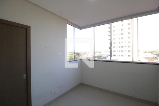 Quarto  de apartamento para alugar com 3 quartos, 127m² em Granada, Uberlândia