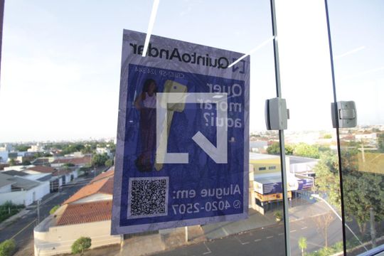 Plaquinha de apartamento para alugar com 3 quartos, 127m² em Granada, Uberlândia