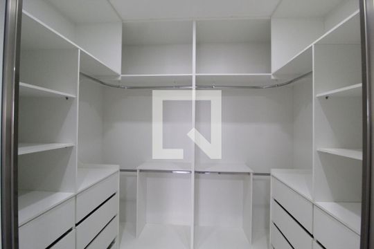Suíte 1 de apartamento para alugar com 3 quartos, 127m² em Granada, Uberlândia