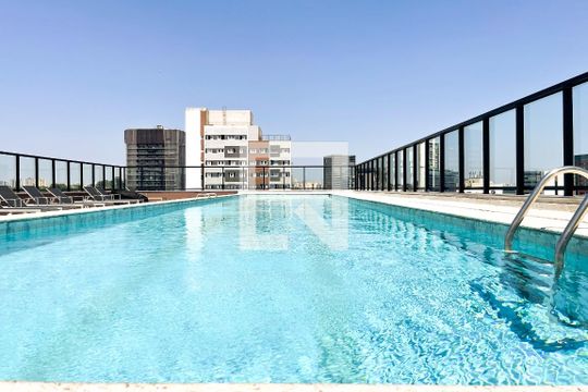 Área comum - Piscina de kitnet/studio para alugar com 1 quarto, 24m² em Pinheiros, São Paulo