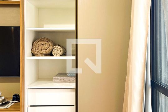 Studio/Armário  de kitnet/studio para alugar com 1 quarto, 24m² em Pinheiros, São Paulo