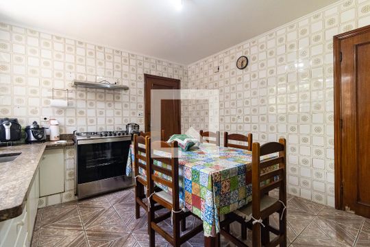Cozinha de casa à venda com 3 quartos, 180m² em Vila Santo Estefano, São Paulo