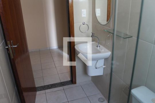 Banheiro de apartamento para alugar com 2 quartos, 67m² em Santa Maria, Santo Andre