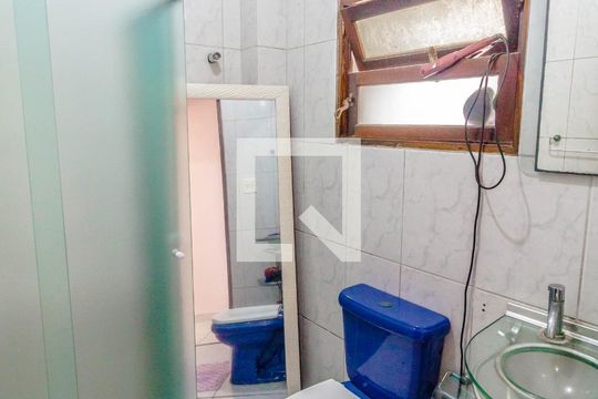 Lavabo de casa de condomínio para alugar com 3 quartos, 109m² em Guilhermina, Praia Grande