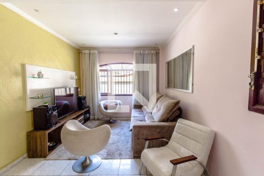 Sala de casa de condomínio para alugar com 3 quartos, 109m² em Guilhermina, Praia Grande