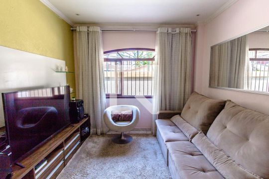 Sala de casa de condomínio para alugar com 3 quartos, 109m² em Guilhermina, Praia Grande